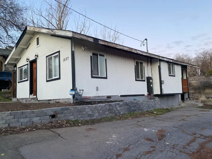 1527 Wilford Avenue, Klamath Falls, OR 97601 - #2