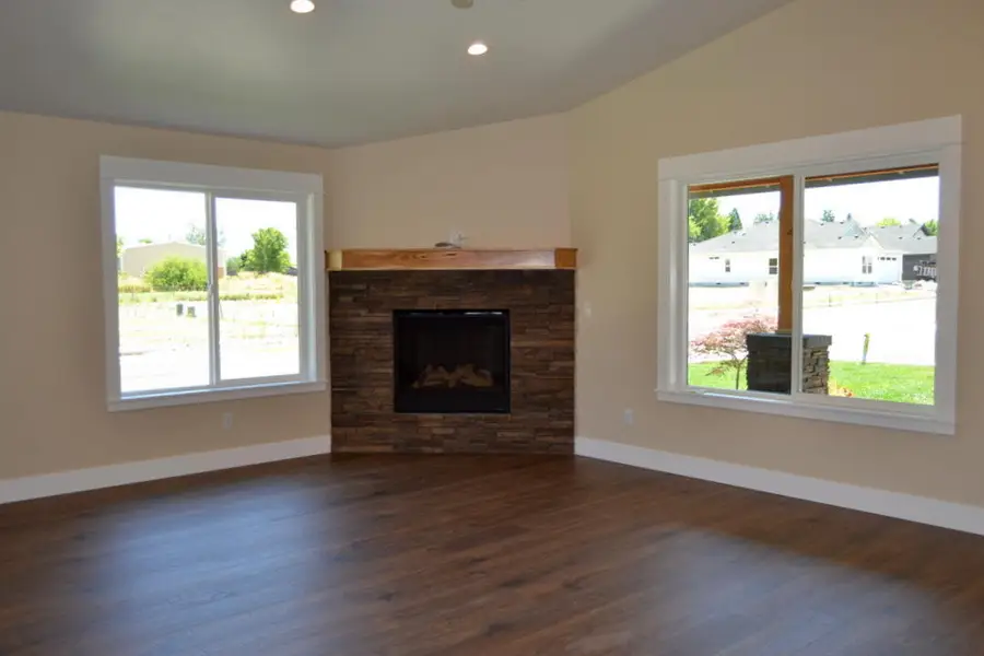 180 SW Rock Gulch Road, Grants Pass, OR 97527 - #3