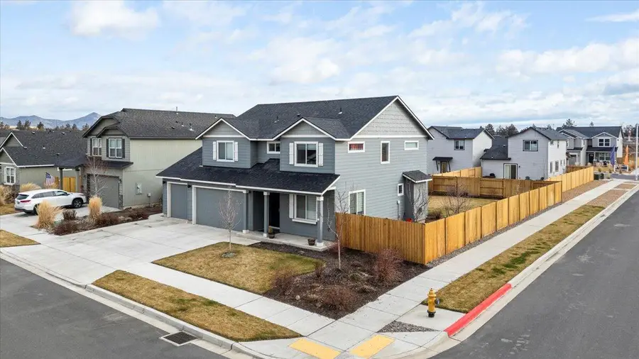 3308 NW 9th Street, Redmond, OR 97756 - #3