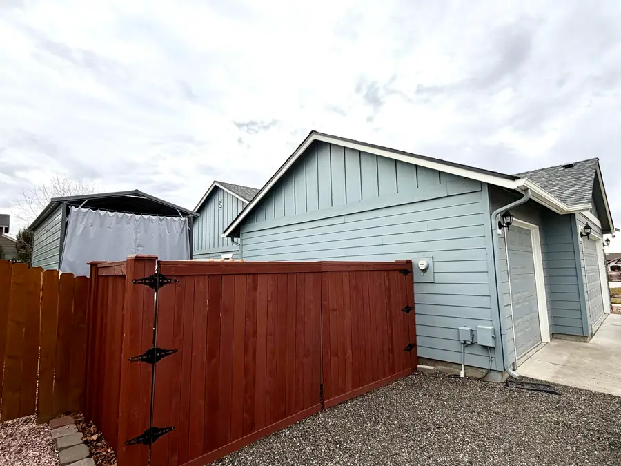 2921 NW 19th Street, Redmond, OR 97756 - #3