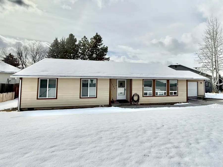 5704 Upland Drive, Klamath Falls, OR 97603 - #3