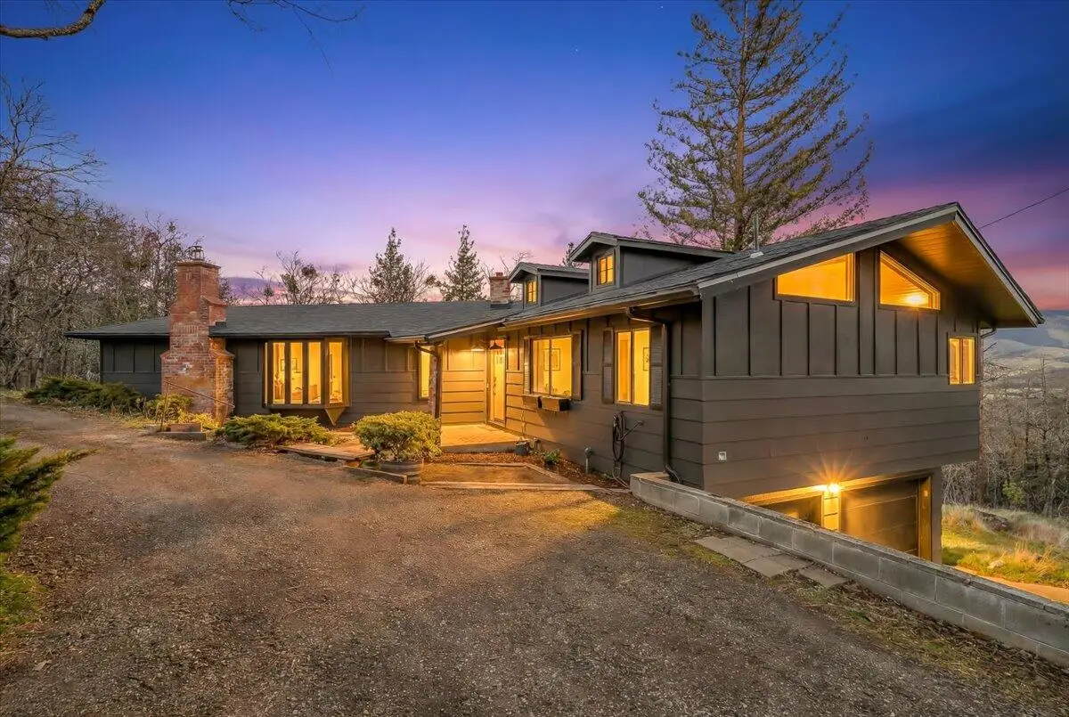 200 Timberlake Drive, Ashland, OR 97520 - #1