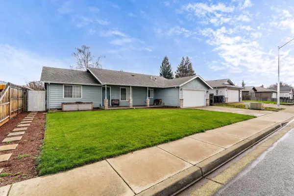 1204 Heather Lane, Central Point, OR 97502