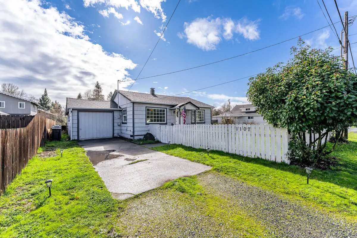 1107 SW Bridge Street, Grants Pass, OR 97526 - #1