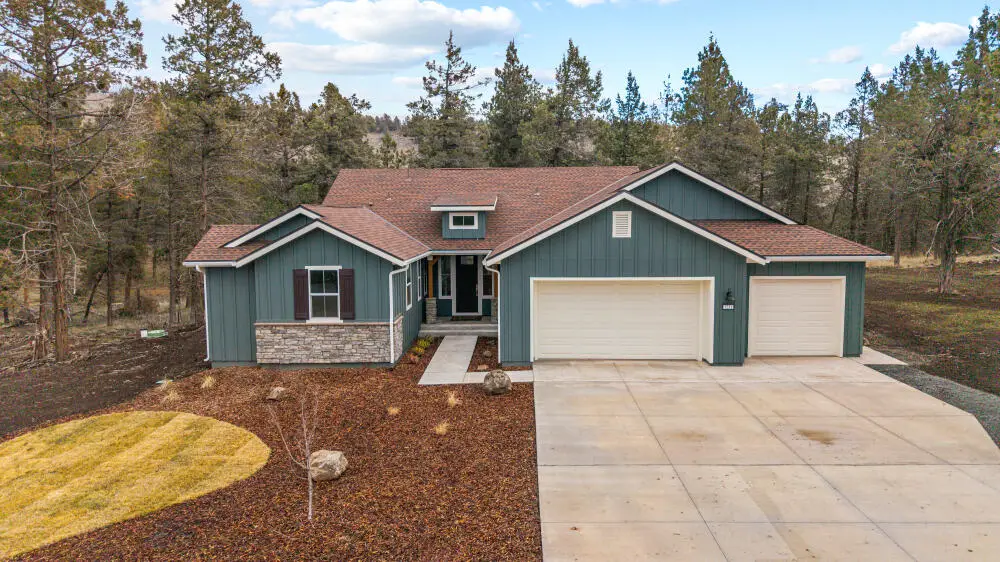 1211 Vine Maple Drive, Klamath Falls, OR 97601 - #1