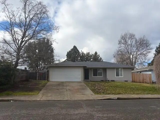 556 Glenn Way, Central Point, OR 97502 - #1