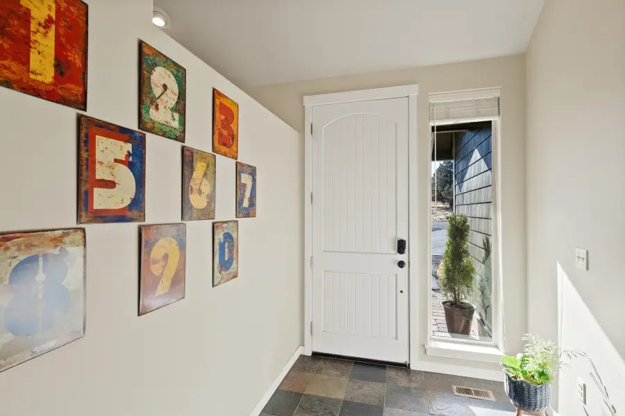 661 Sagebush Circle, Redmond, OR 97756 - #3