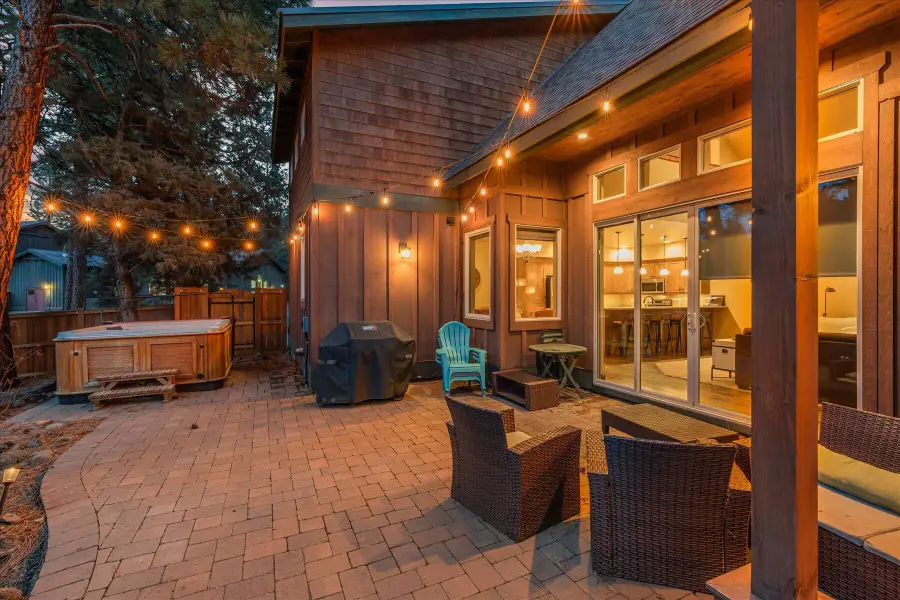 714 S Wrangler Court, Sisters, OR 97759 - #2