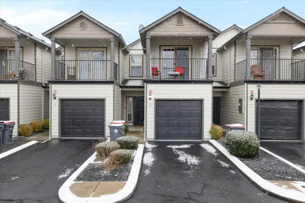 2210 E Barnett Road #6, Medford, OR 97504