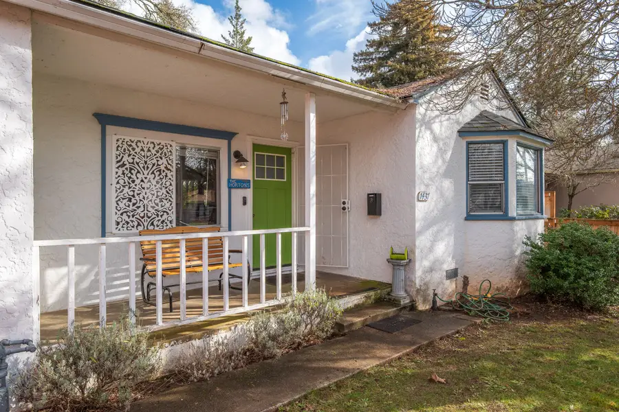 1437 NW Hawthorne Avenue, Grants Pass, OR 97526 - #2