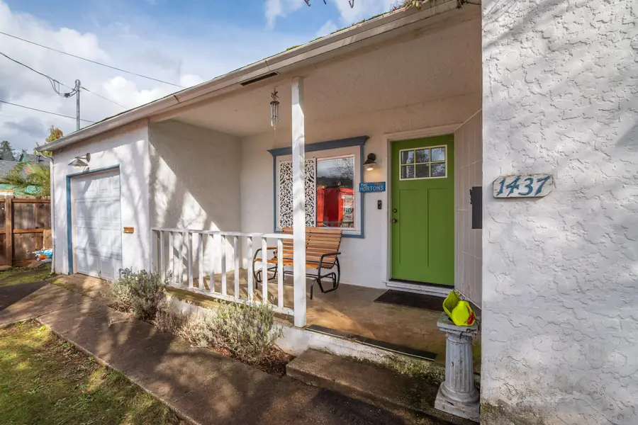 1437 NW Hawthorne Avenue, Grants Pass, OR 97526 - #3
