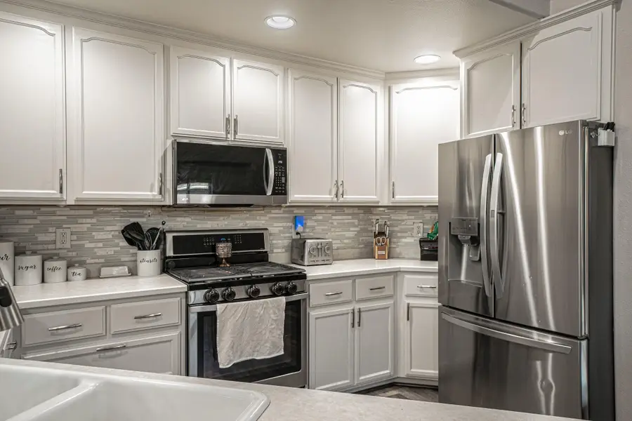 2460 Jeremy Street, Central Point, OR 97502 - #2