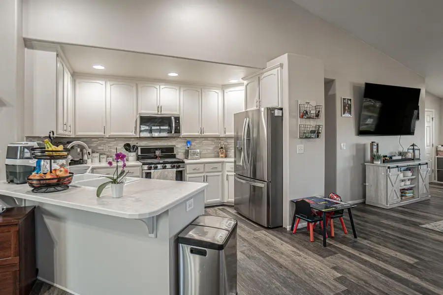 2460 Jeremy Street, Central Point, OR 97502 - #3