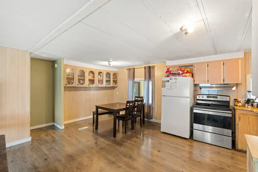 1103 Pinecroft Avenue, Medford, OR 97501 - #3