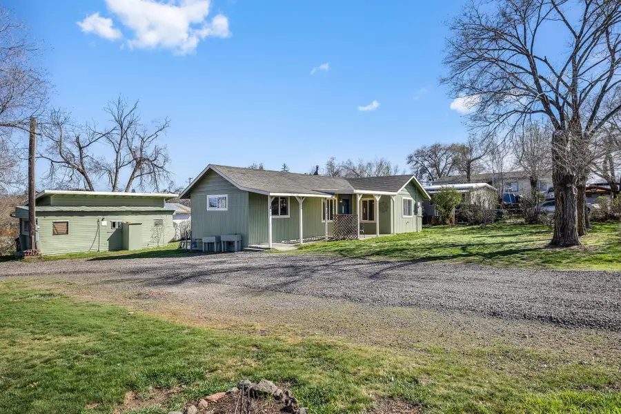 811 SW Madison Street, Madras, OR 97741 - #2