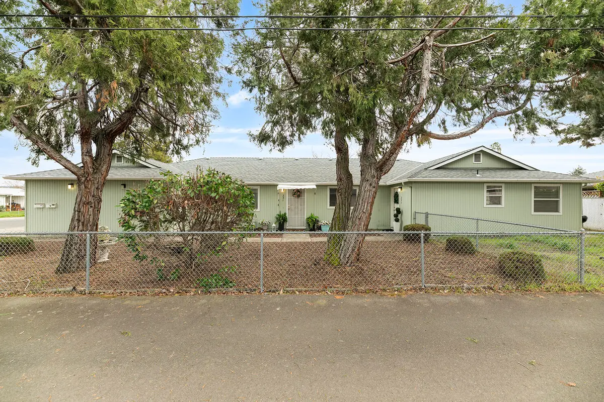 331 N 8th Street, Central Point, OR 97502 - #1