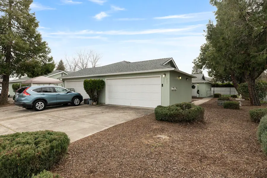 331 N 8th Street, Central Point, OR 97502 - #3