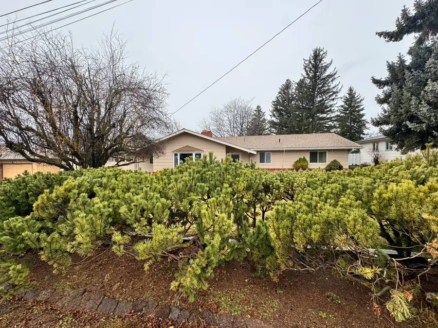 3312 Patterson Street, Klamath Falls, OR 97603 - #2