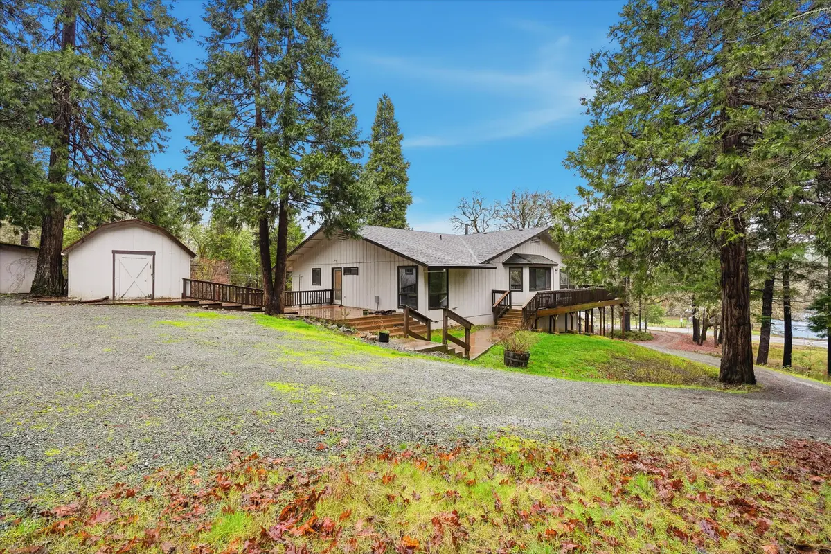 6900 Pleasant Creek Road, Rogue River, OR 97537 - #1