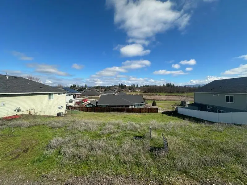 135 Hidden Valley Drive, Eagle Point, OR 97524 - #2