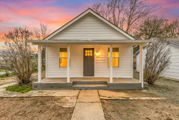 403 SW Burgess Street, Grants Pass, OR 97526