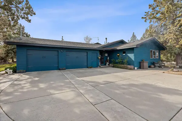 1686 NE Negus Way, Redmond, OR 97756