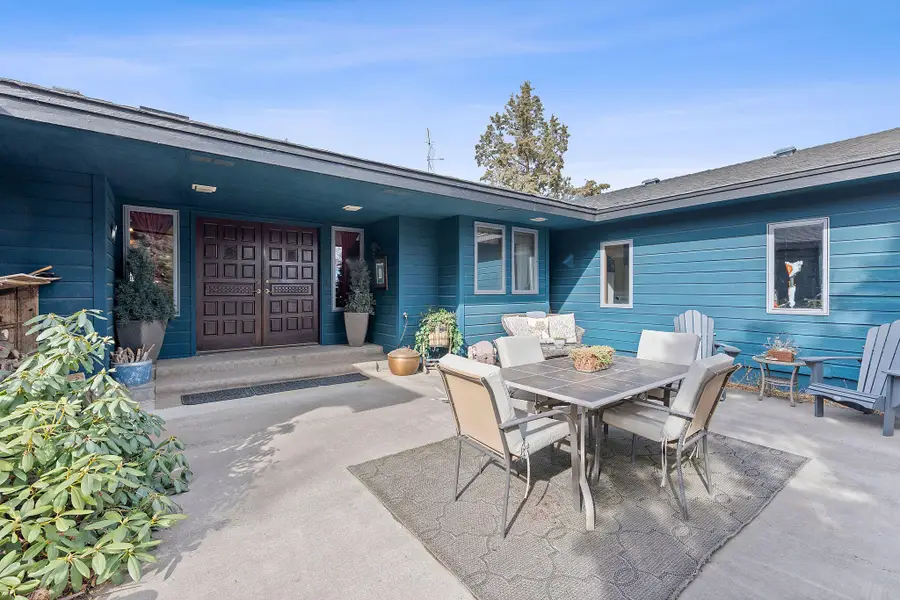 1686 NE Negus Way, Redmond, OR 97756 - #2