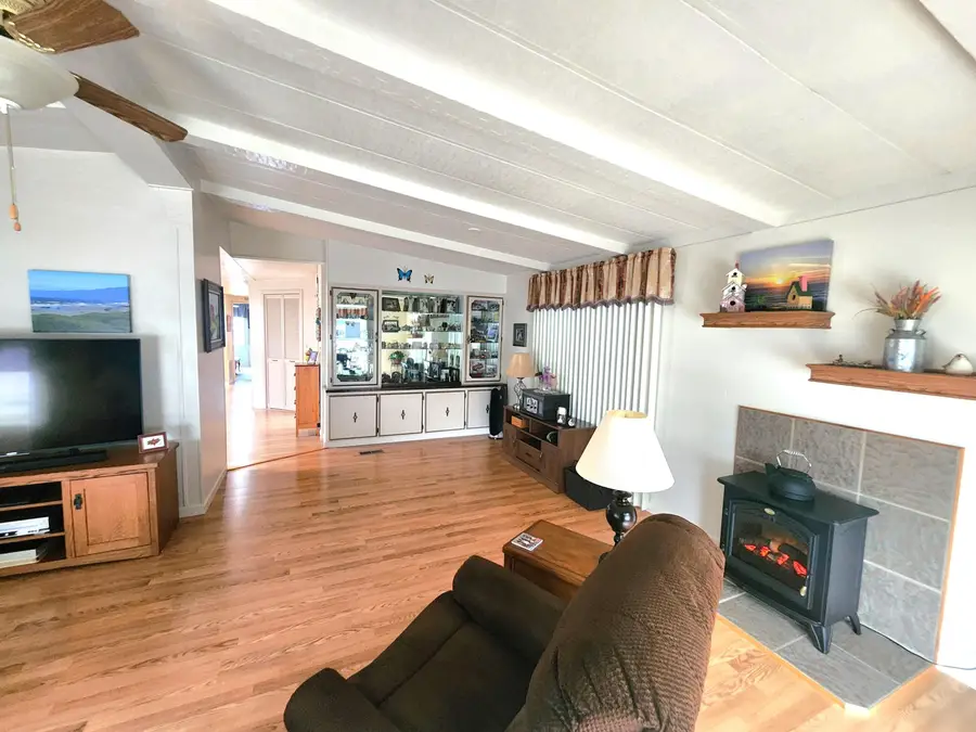 123 Waverly Drive, Grants Pass, OR 97526 - #3