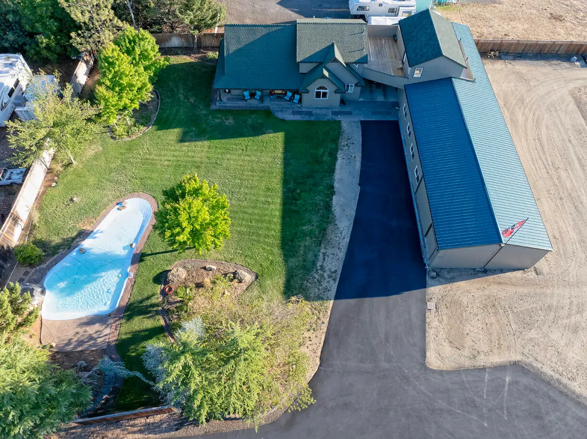 536 Rogue Air Drive, Shady Cove, OR 97539 - #1