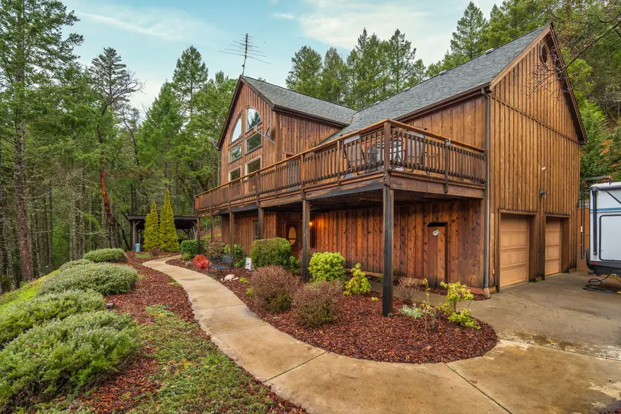 696 Yearly Way, Grants Pass, OR 97527 - #3