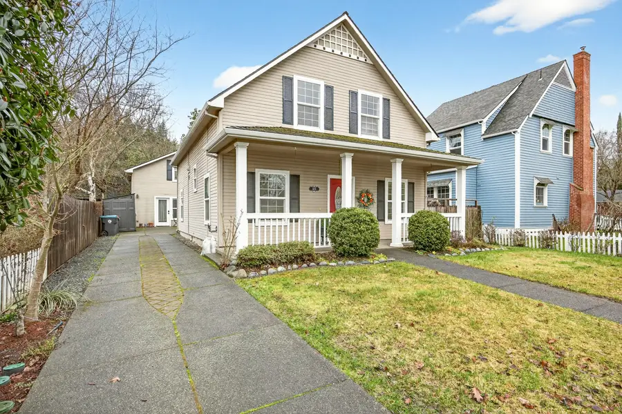 620 E D Street, Jacksonville, OR 97530 - #2