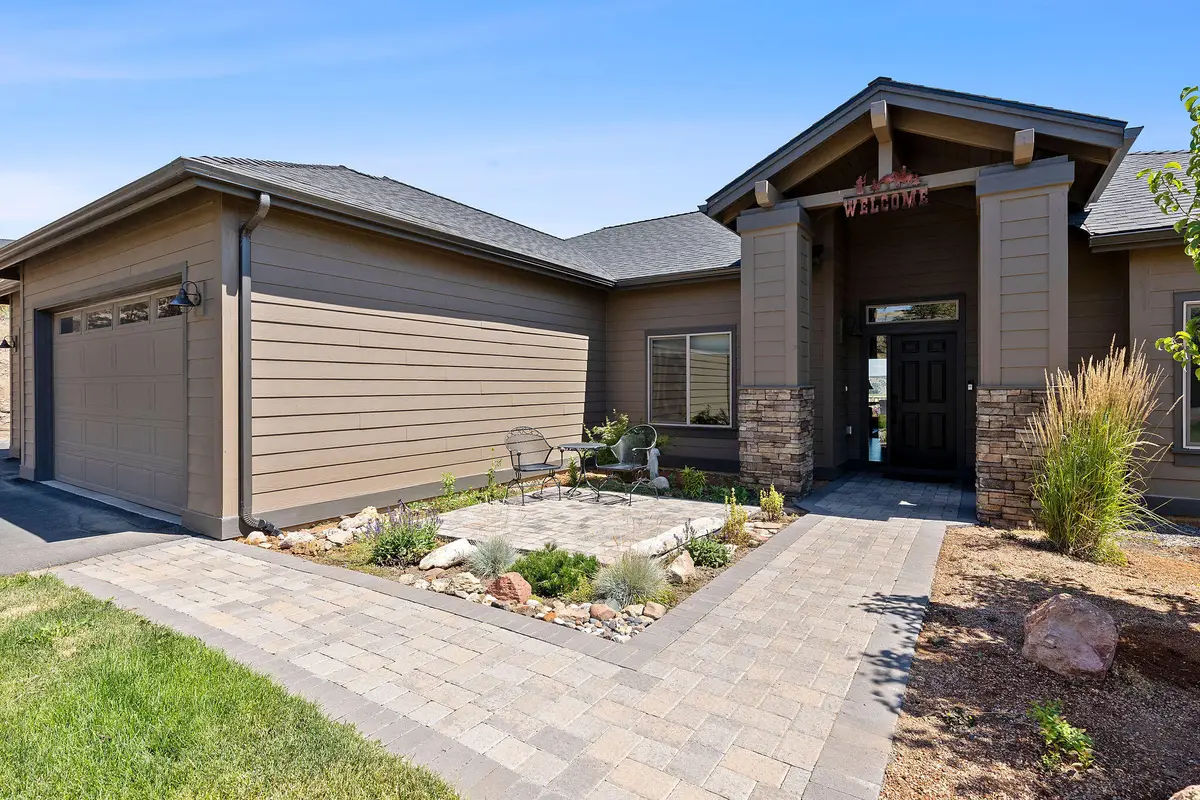 2213 NE Bunchgrass Court, Madras, OR 97741 - #1