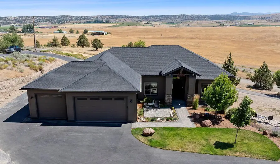 2213 NE Bunchgrass Court, Madras, OR 97741 - #2