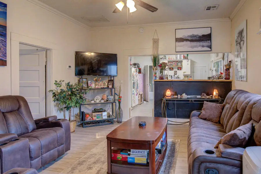 903 W 11th Street, Medford, OR 97501 - #3