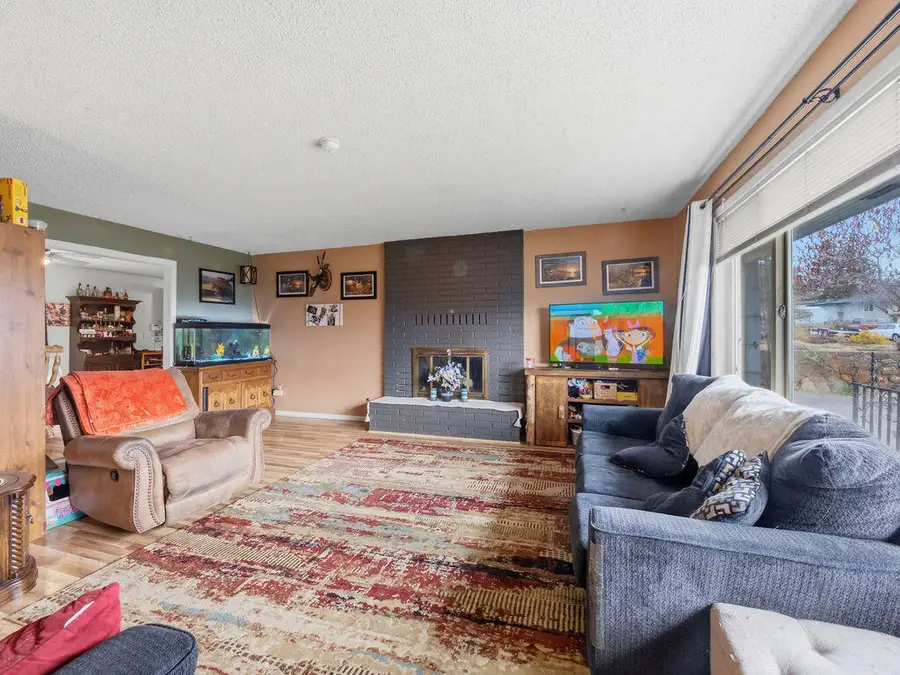 6519 Valhalla Avenue, Klamath Falls, OR 97603 - #3