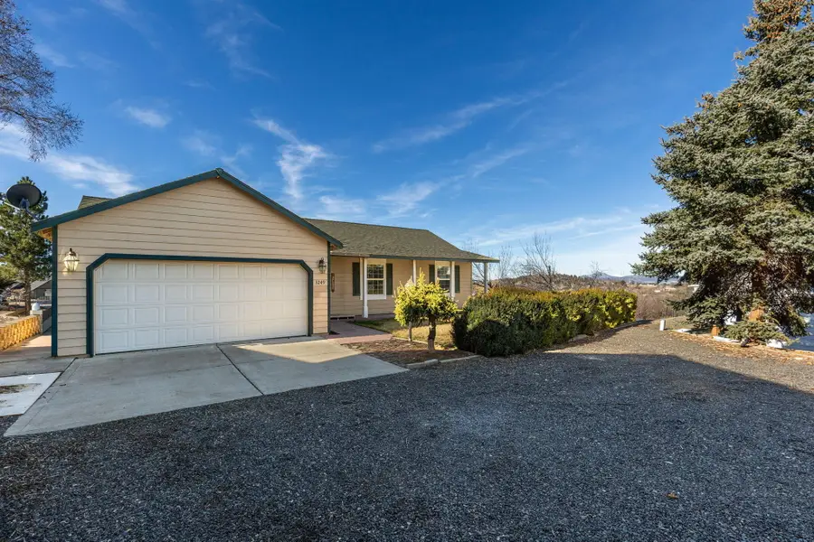 3249 NE Yellowpine Road, Prineville, OR 97754 - #2