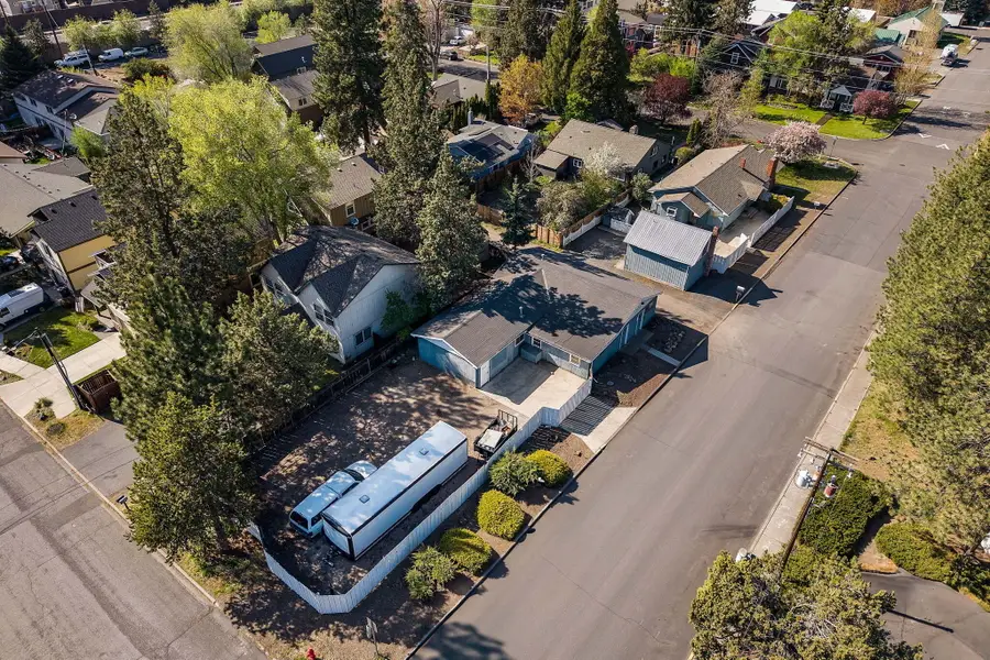 195 SE Roosevelt Avenue, Bend, OR 97702 - #3