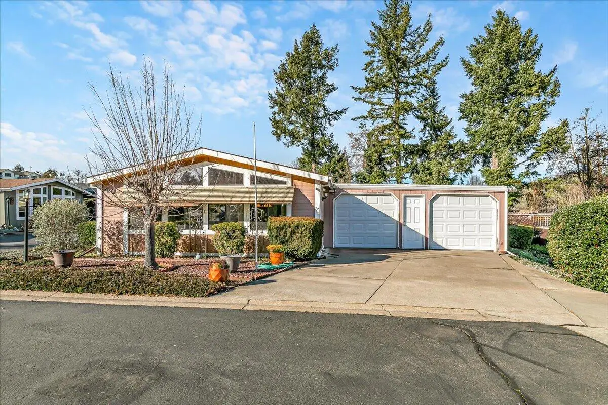 4624 S Pacific Highway #UNIT 40, Phoenix, OR 97535 - #1