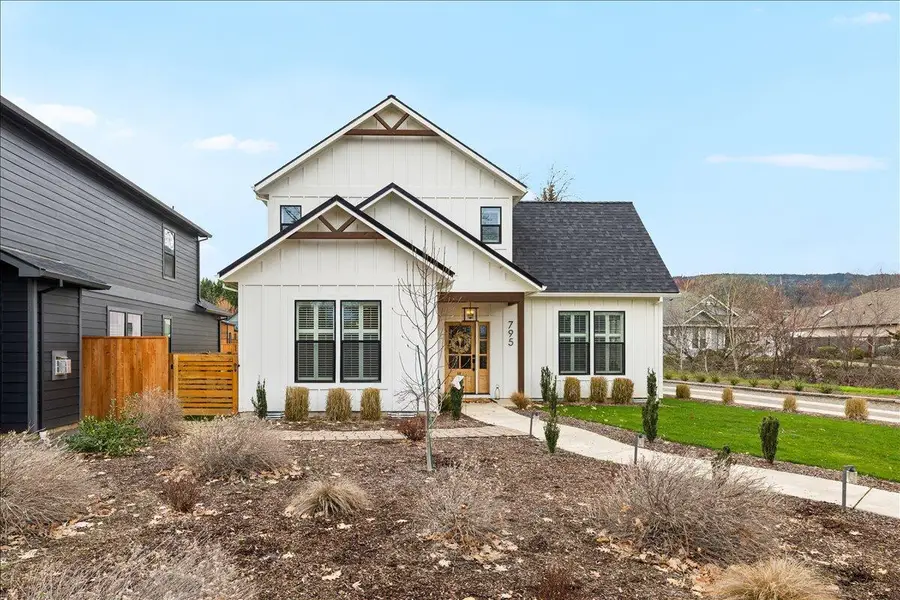 795 Bybee Drive, Jacksonville, OR 97530 - #2