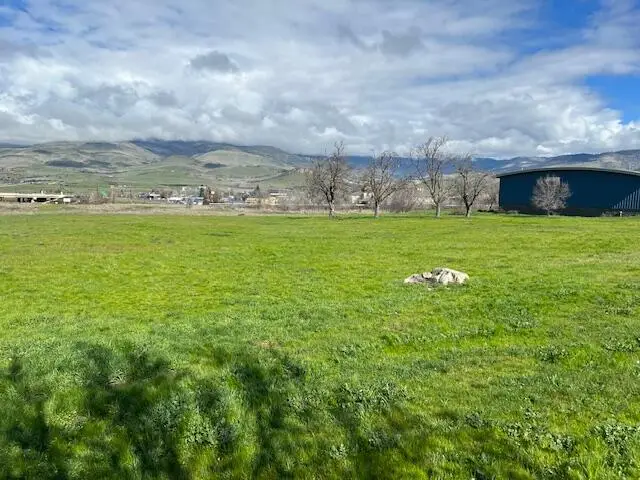 766 E Jefferson Avenue, Ashland, OR 97520 - #1