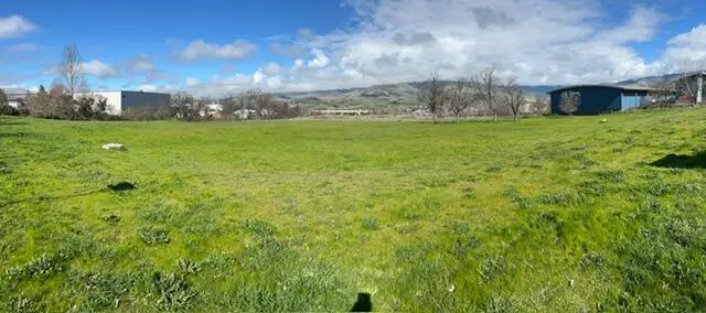 766 E Jefferson Avenue, Ashland, OR 97520 - #3