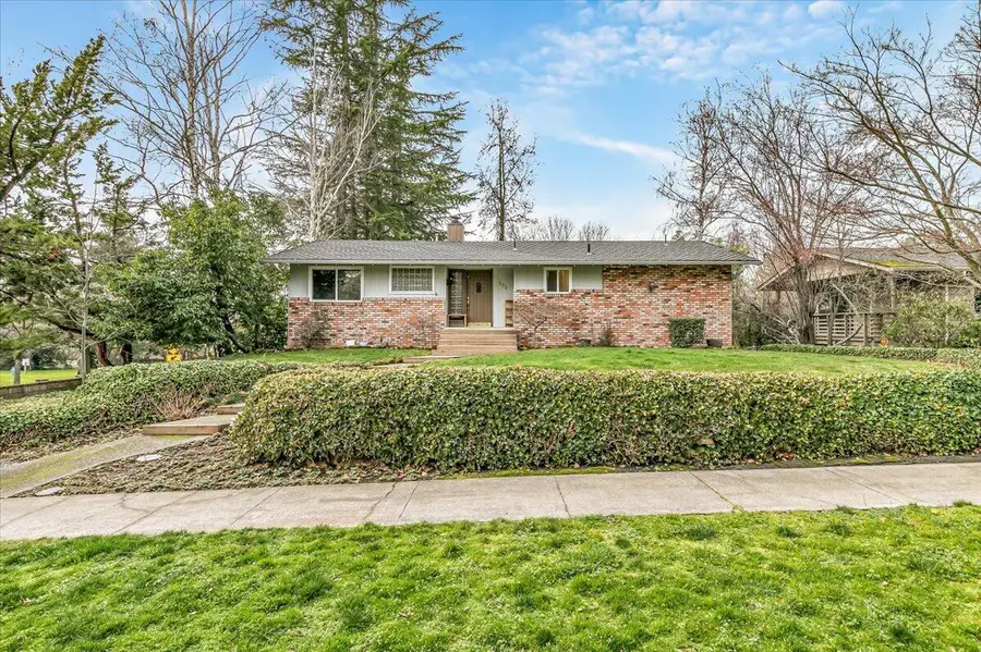 101 Kensington Square, Medford, OR 97504 - #2