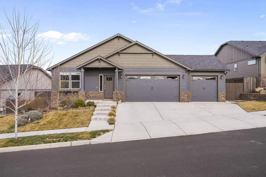 2428 SW 43rd Place, Redmond, OR 97756 - #2