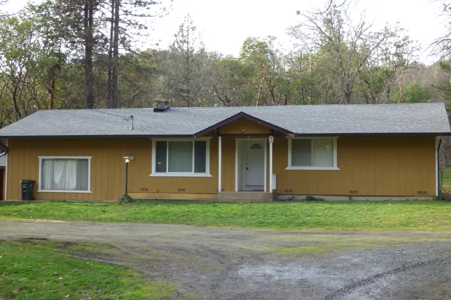 4704 Cloverlawn Drive, Grants Pass, OR 97527 - #2