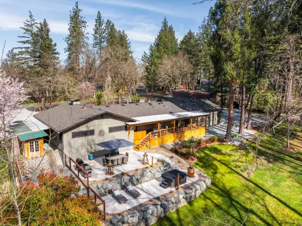 1973 Southgate Way, Grants Pass, OR 97527