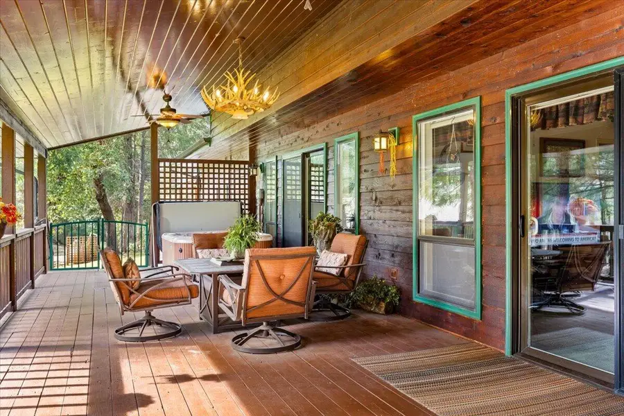 122 Carlos Avenue, Rogue River, OR 97537 - #3