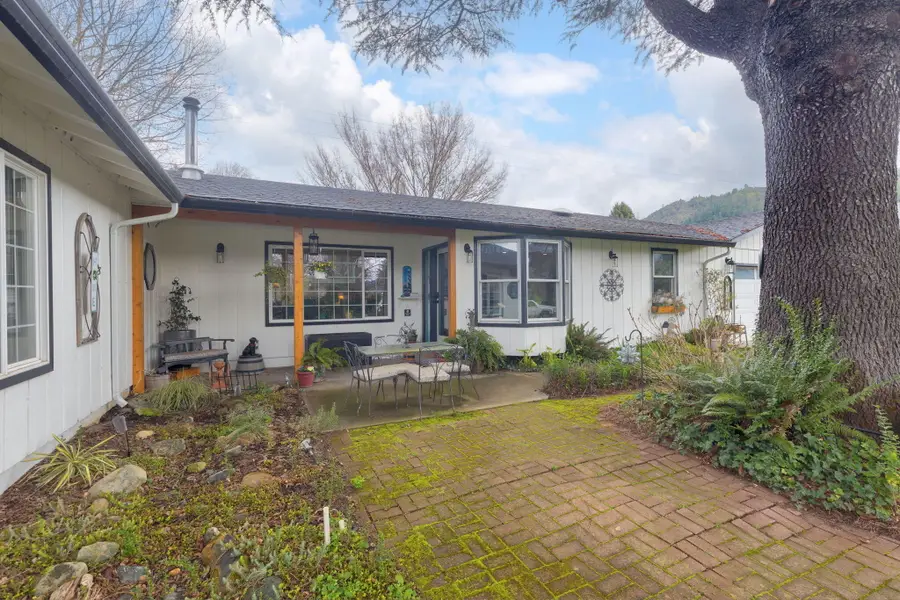 753 W Evans Creek Road, Rogue River, OR 97537 - #3