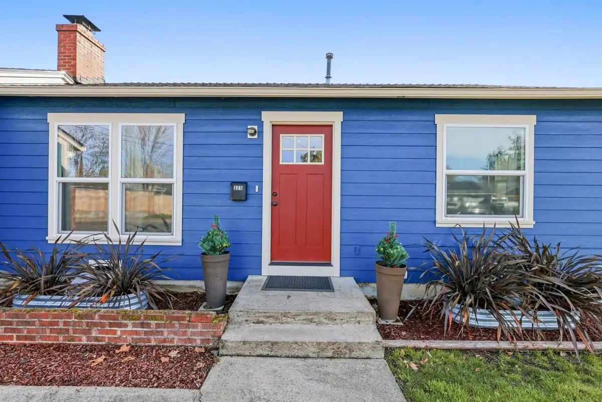 325 W Barnett Road, Medford, OR 97501 - #1