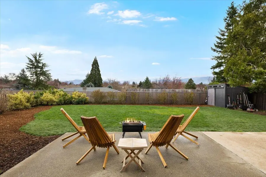 3208 Burton Drive, Medford, OR 97504 - #2