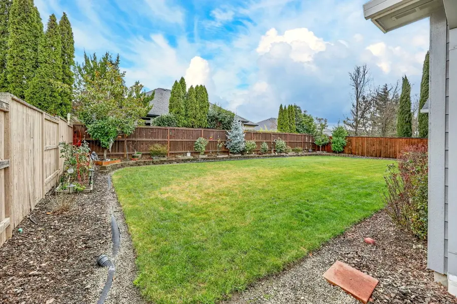 988 Pumpkin Ridge, Eagle Point, OR 97524 - #2